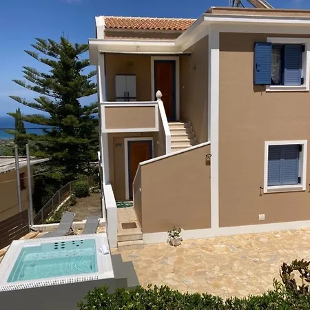 Thea - τhe View 1st Floor Apartment Áno Yerakaríon